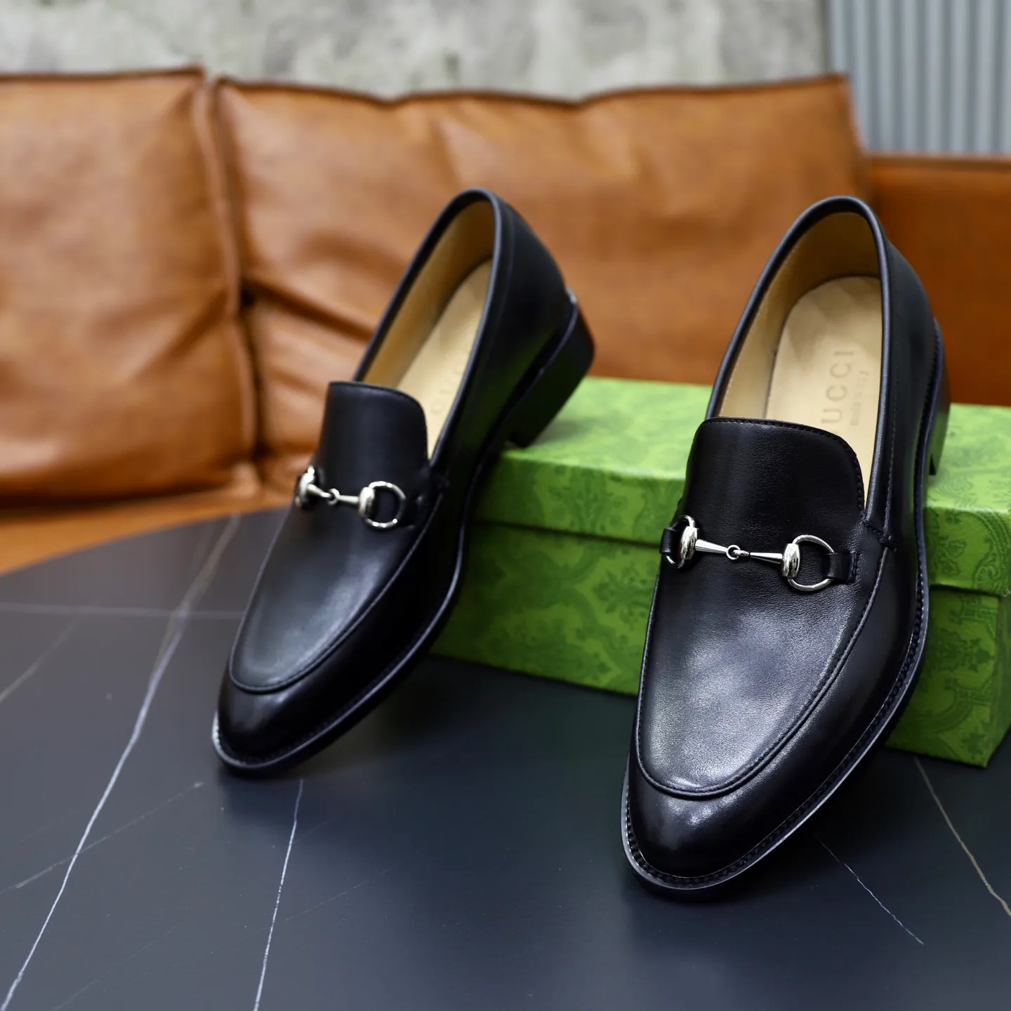 Men's shoes: 260🙅‍♂️🙅‍♂️🙅‍♂️Niuli Brand: GUCCI Size: 38-44 (45 can be customized) Level: Counter classic Material: Original soft cowhide upper Comfortable cowhide lining Original lightweight outsole Style category: Business casual footwear Driving leather shoes Color: Actual picture color